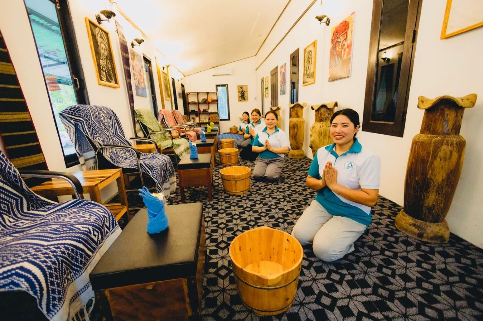 Chanthavong Hostel Luang Prabang Buitenkant foto