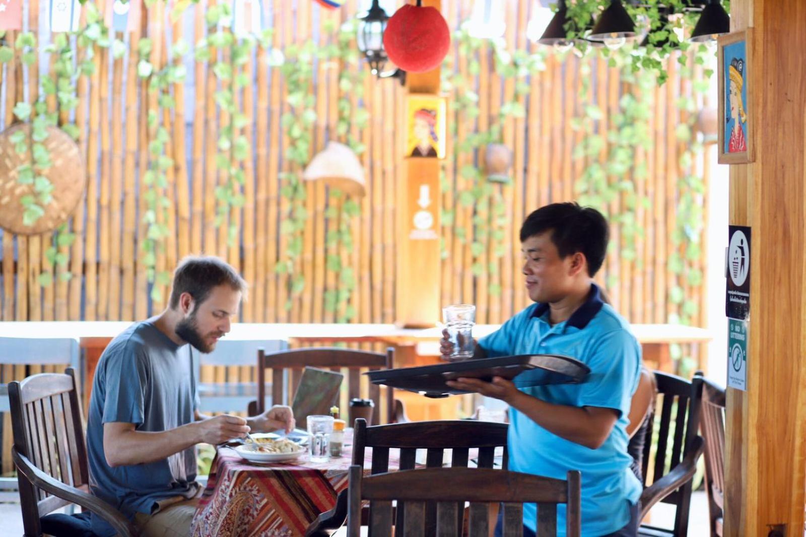 Chanthavong Hostel Luang Prabang Buitenkant foto