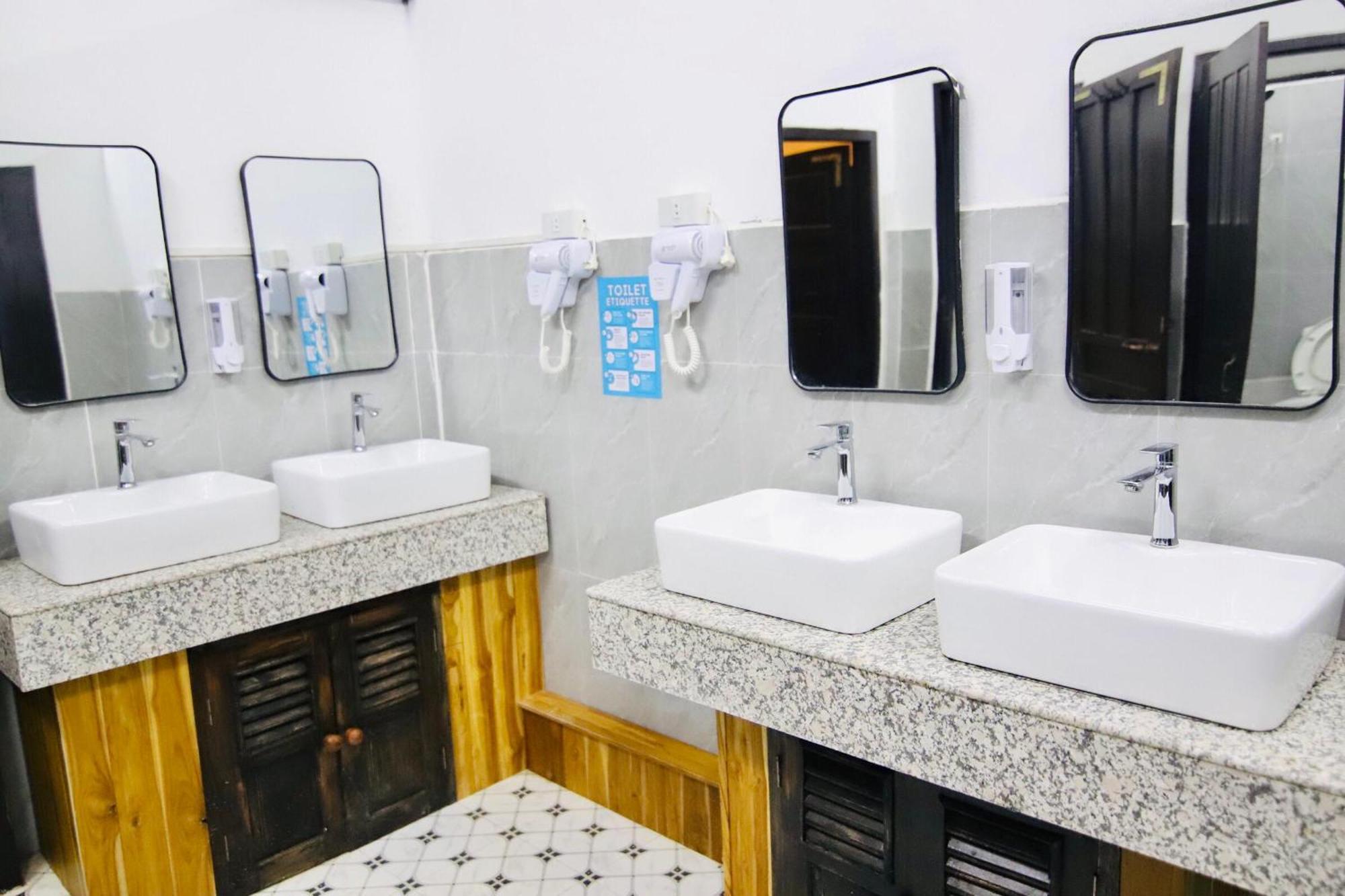 Chanthavong Hostel Luang Prabang Buitenkant foto